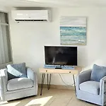 Kasa Seaview At Coral Beach - Studio For 2 Balcony Beachfront Building Pool