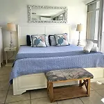 Kasa Seaview At Coral Beach - Studio For 2 Balcony Beachfront Building Pool