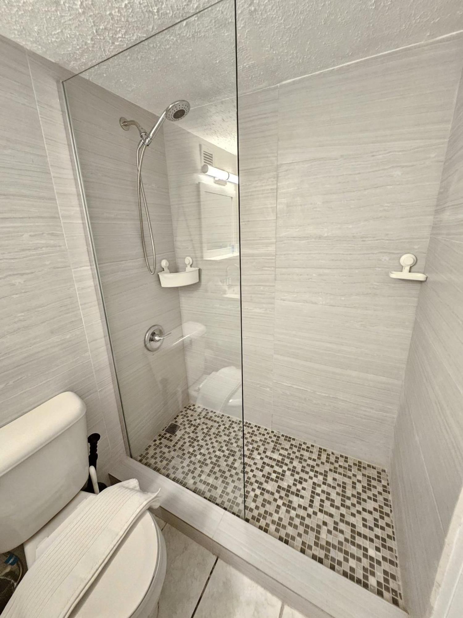 Kasa Seaview At Coral - For 2 Balcony Beachfront Building Pool *