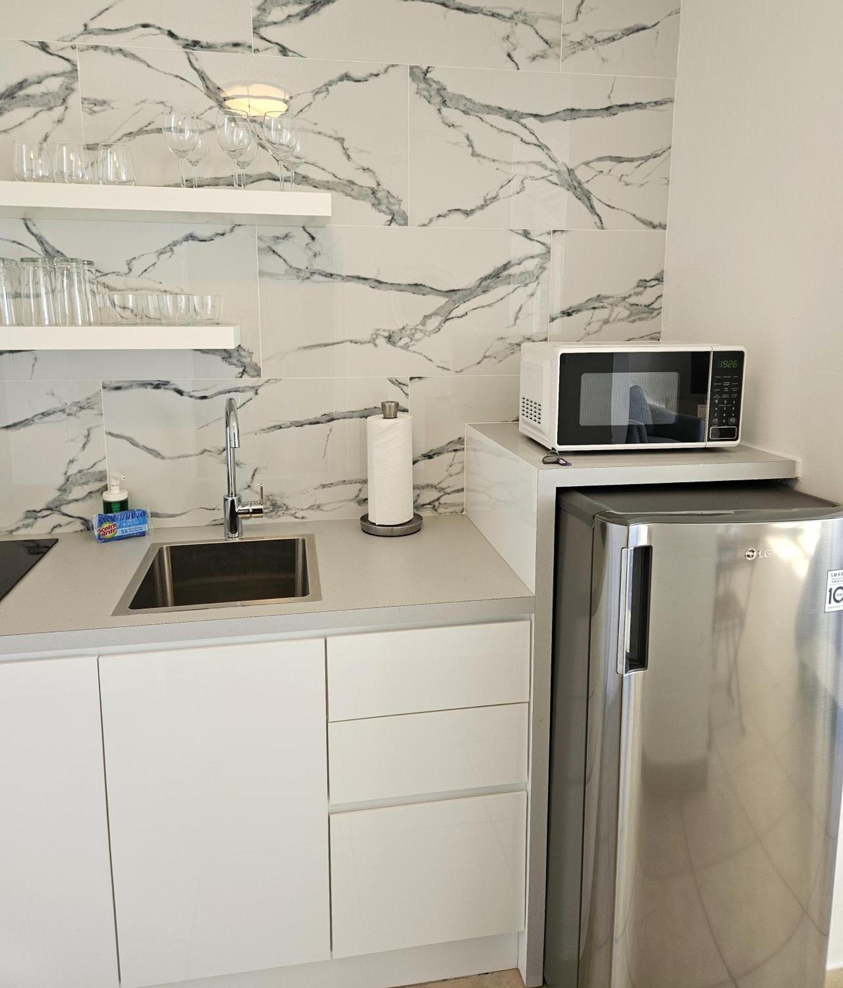 Kasa Seaview At Coral - For 2 Balcony Beachfront Building Pool Apartamento *